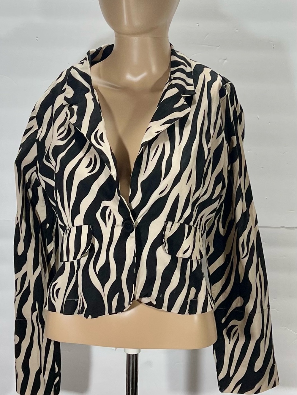 Women's Voice size medium Zebra Print Single-Button blazer in Black and Cream